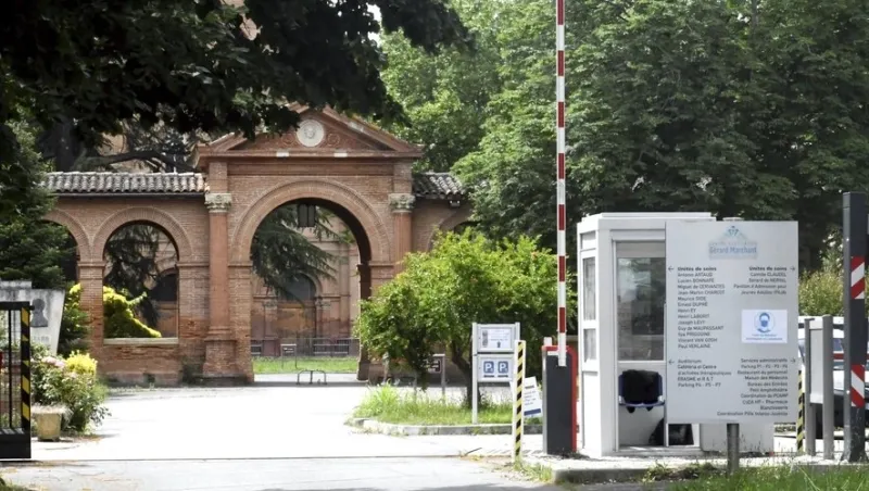 Entrée de l'Hôpital Marchant de Toulouse